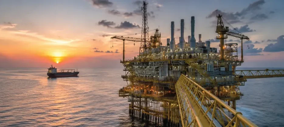 Our team manages complex energy projects from concept and evaluation to development and production phases.