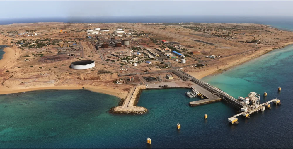 The project for the construction of the Cheshmeh Khosh and Paydar-e Gharb gas compression stations.